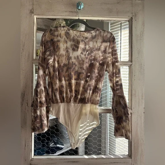 Peach Love California Leopard Print Bodysuit - Picture 6 of 7